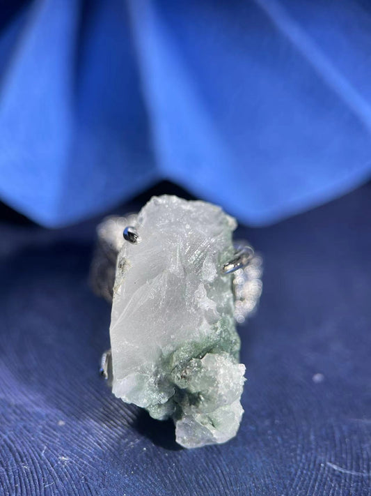 Crystals for Sleep and Dreamwork: Enhancing Restorative Practices with Raw Stones