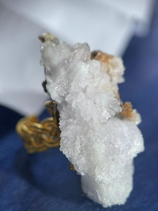Daily Practices to Nourish Your Sacral Chakra: Flow, Pleasure & Raw Crystal Rituals