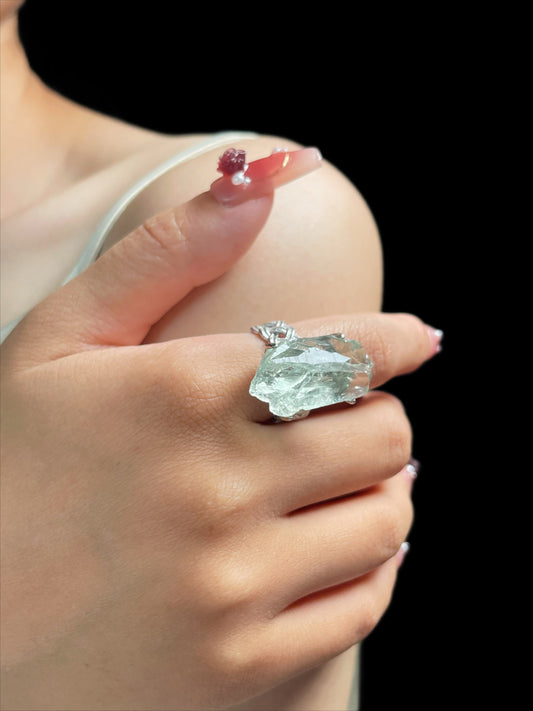 A Beginner’s Guide to Using Crystals for Emotional Healing