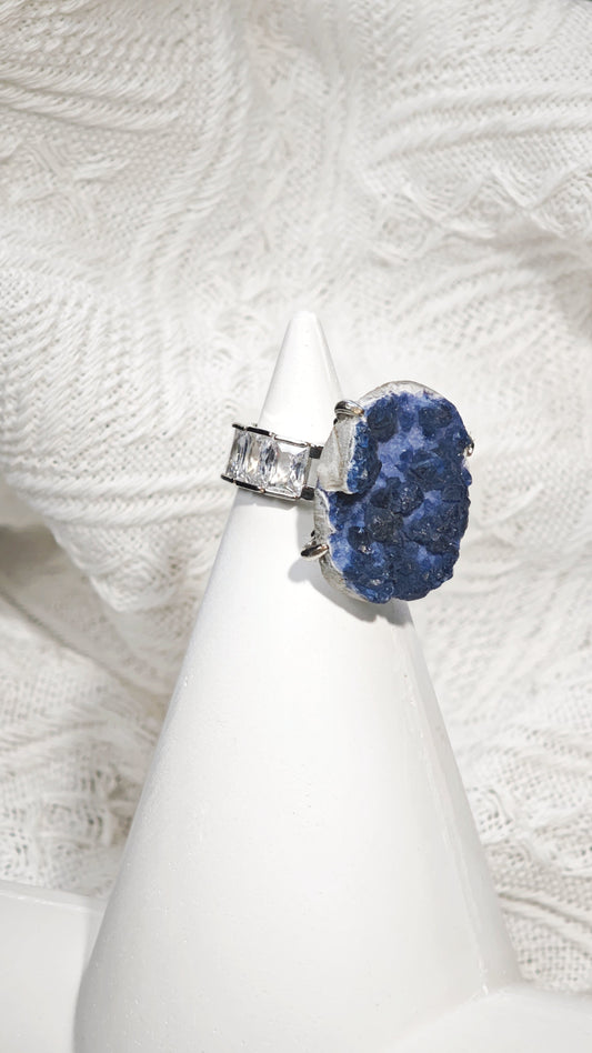Blueberry Fluorite: A Rare Vision of Inner Stillness and Deep Focus