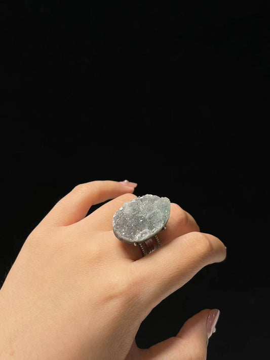 Crystal Attunement: How to Align with Raw Crystal Energy for Deep Transformation