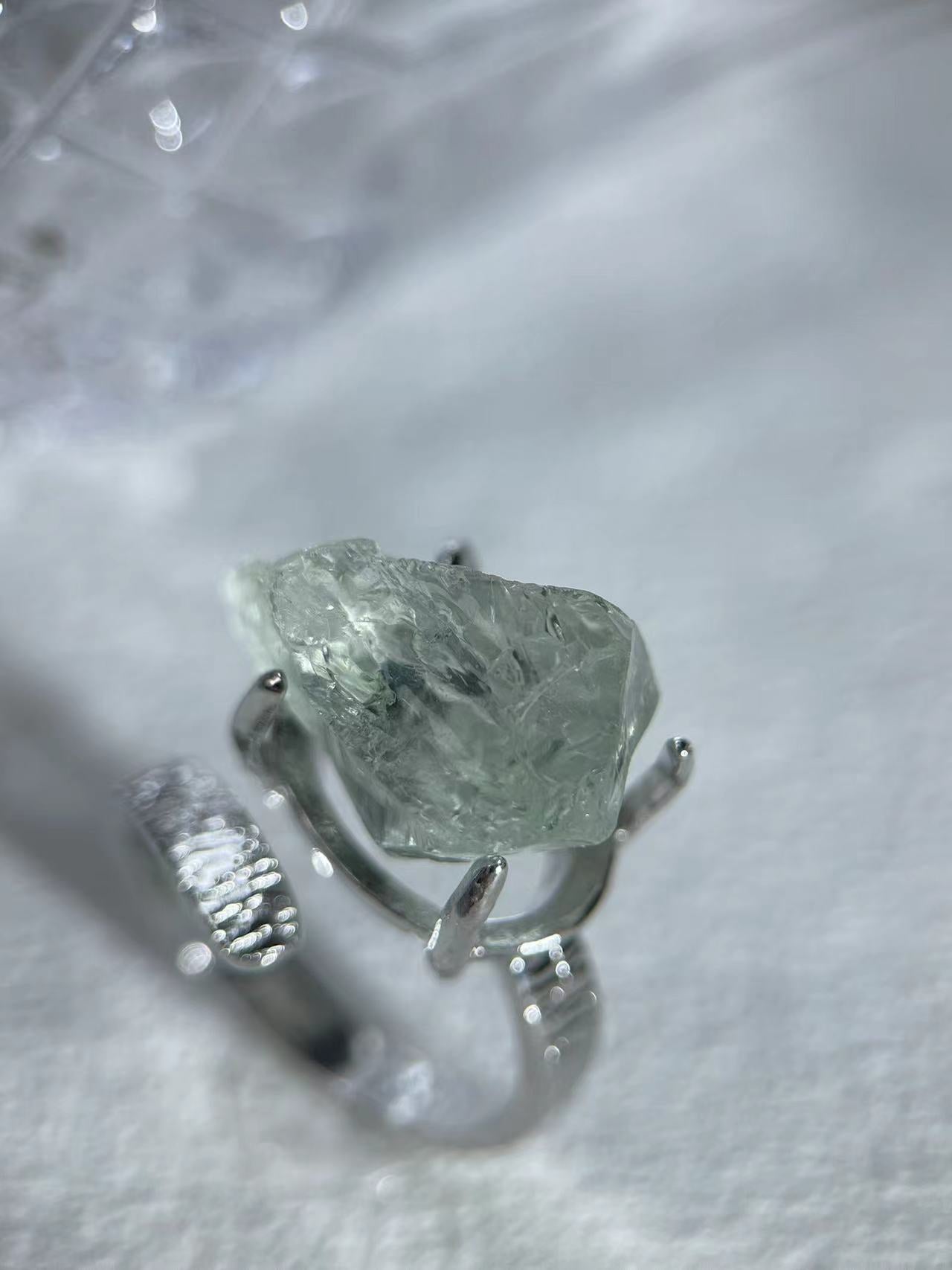 Verdant Light – Raw Green Quartz Ring