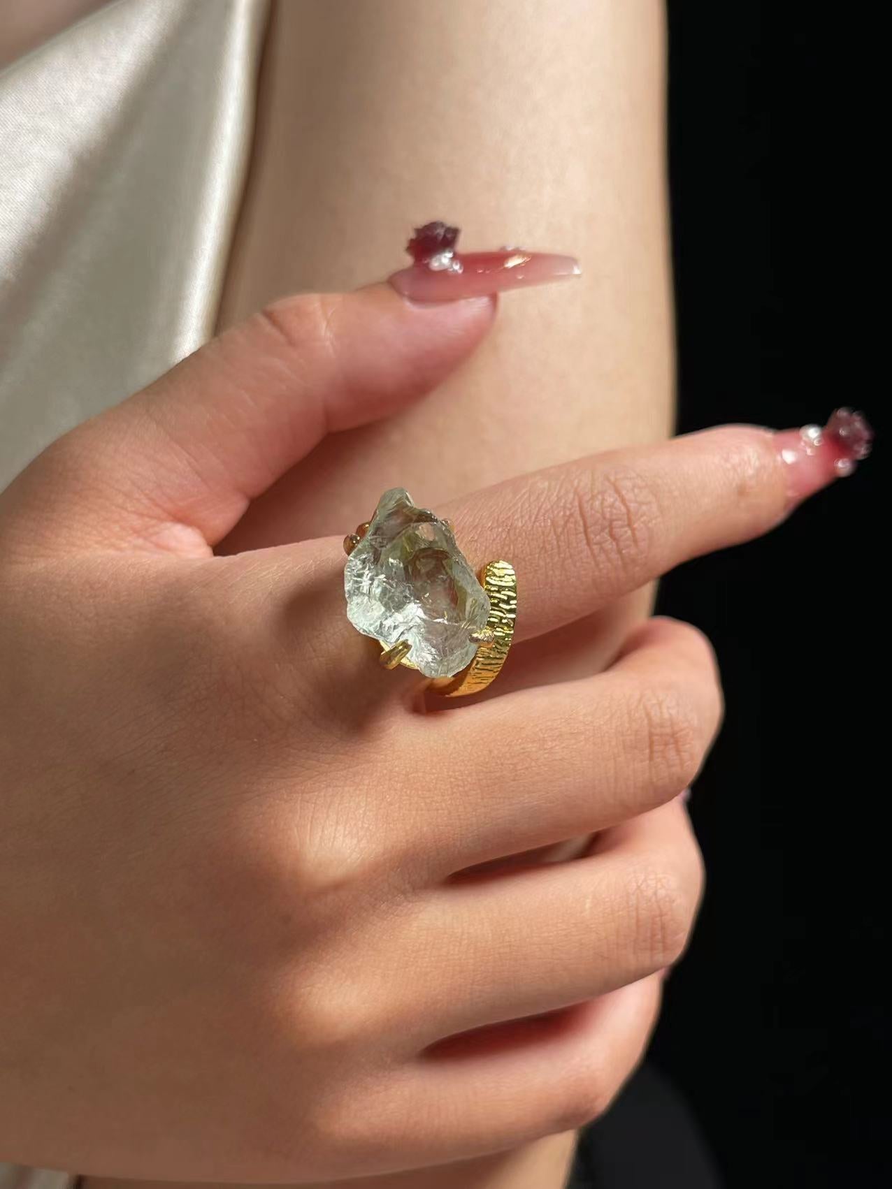 Verdant Light – Raw Green Quartz Ring