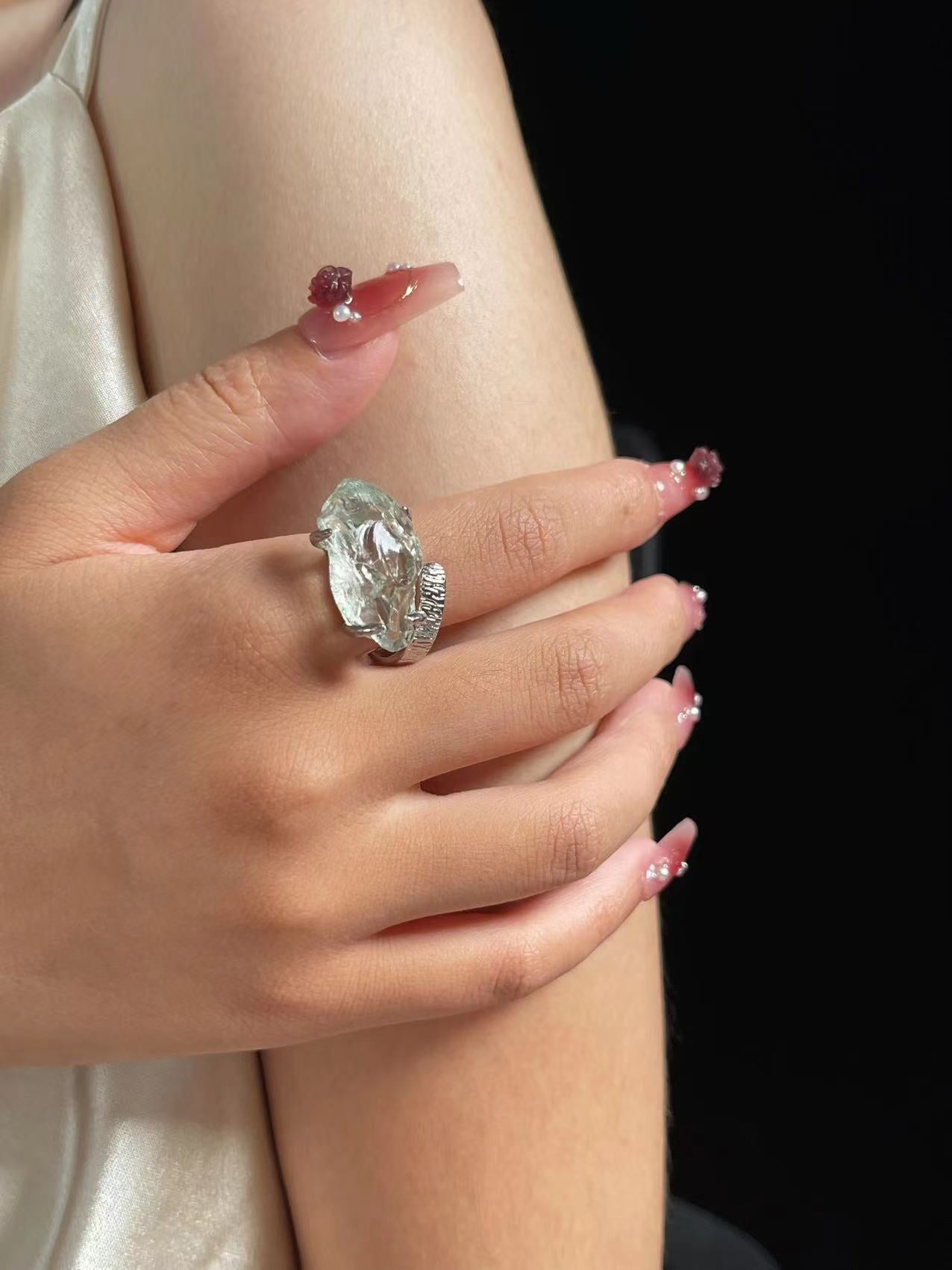 Verdant Light – Raw Green Quartz Ring