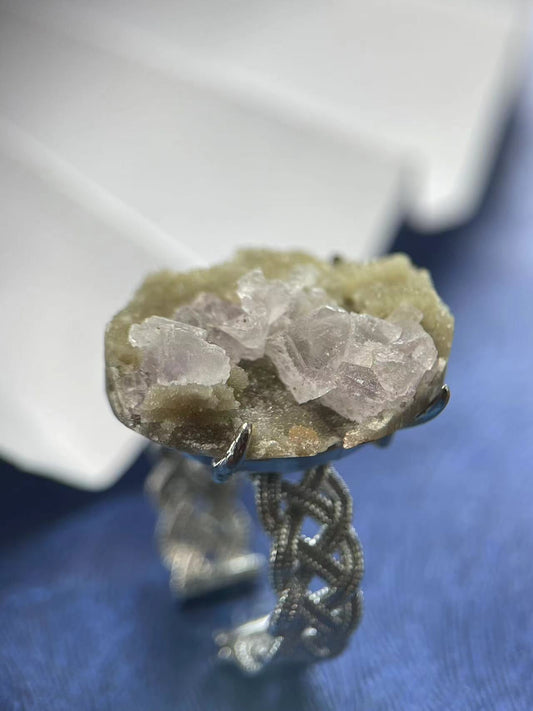 Crystal + Moon: How Lunar Phases Affect Your Stone Practice
