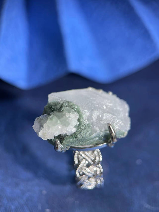 The Crystal Grid: How to Amplify Intention Using Sacred Geometries and Raw Stones