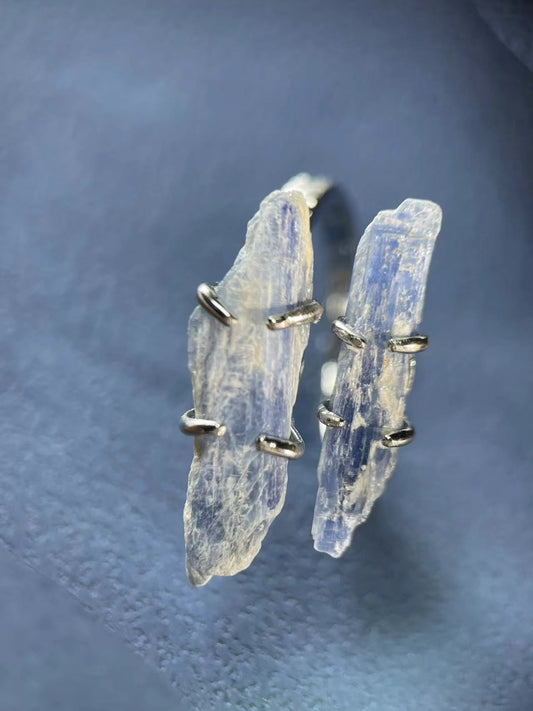 Shield and Shine: How to Create Powerful Raw Crystal Amulets for Protection and Good Fortune