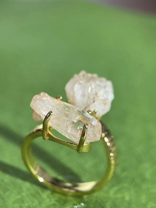 Crystal Aura: How Raw Stones Interact with the Human Energy Field