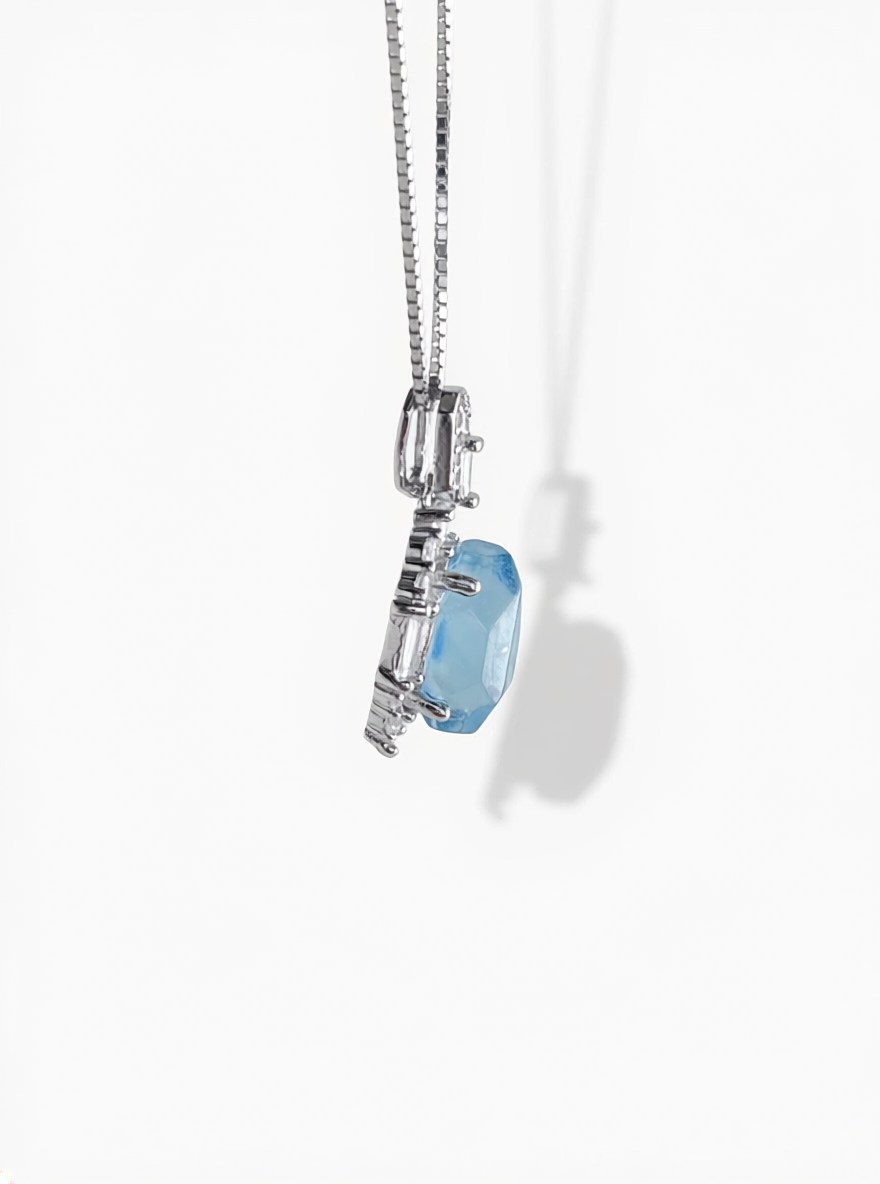 Side view of aquamarine necklace with Brazilian Aquamarine pendant