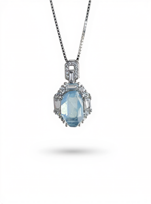 Aquamarine necklace with Brazilian Aquamarine front view