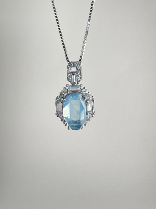 Aquamarine necklace with Brazilian Aquamarine front view