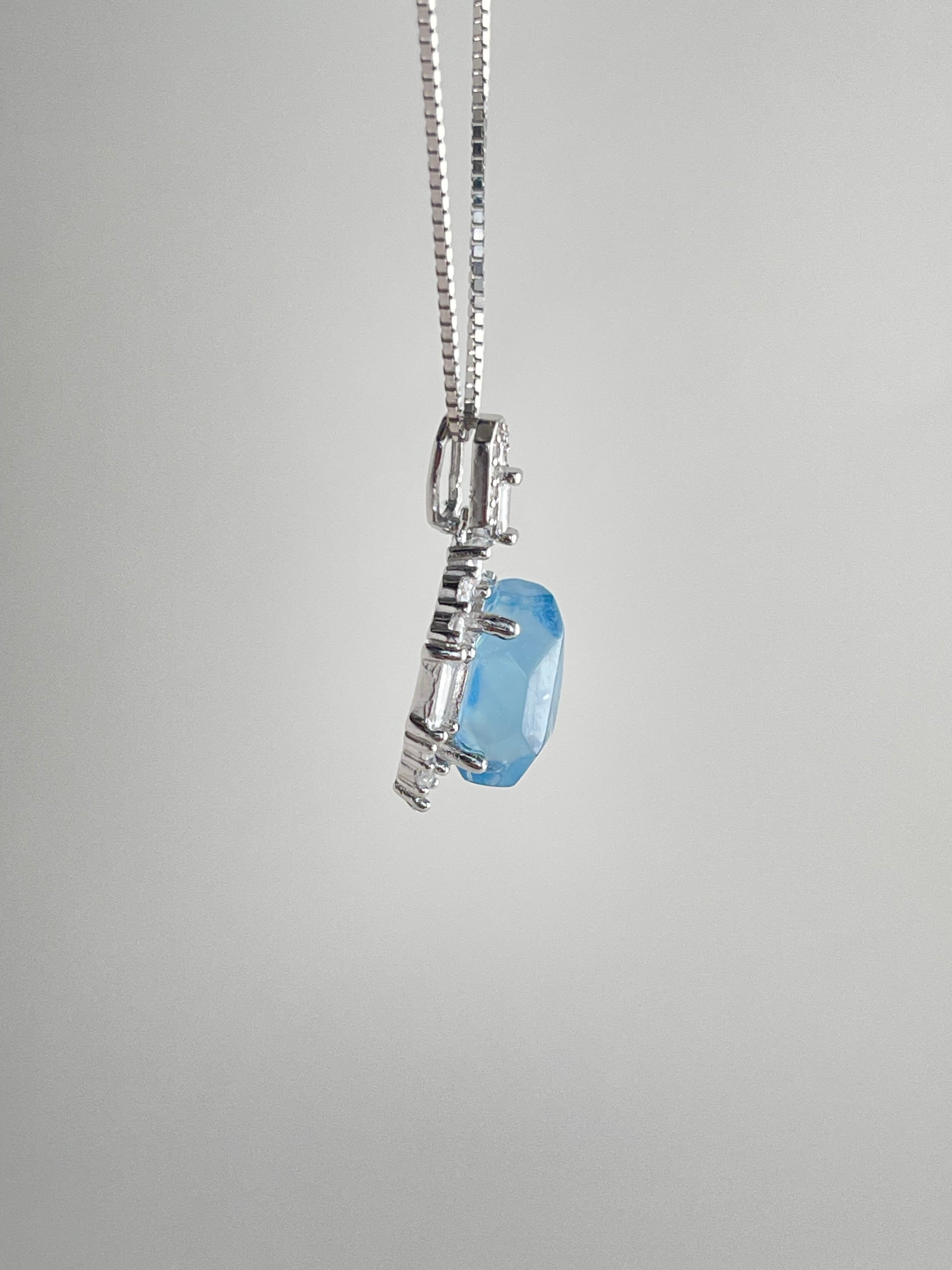 Side view of aquamarine necklace with Brazilian Aquamarine pendant