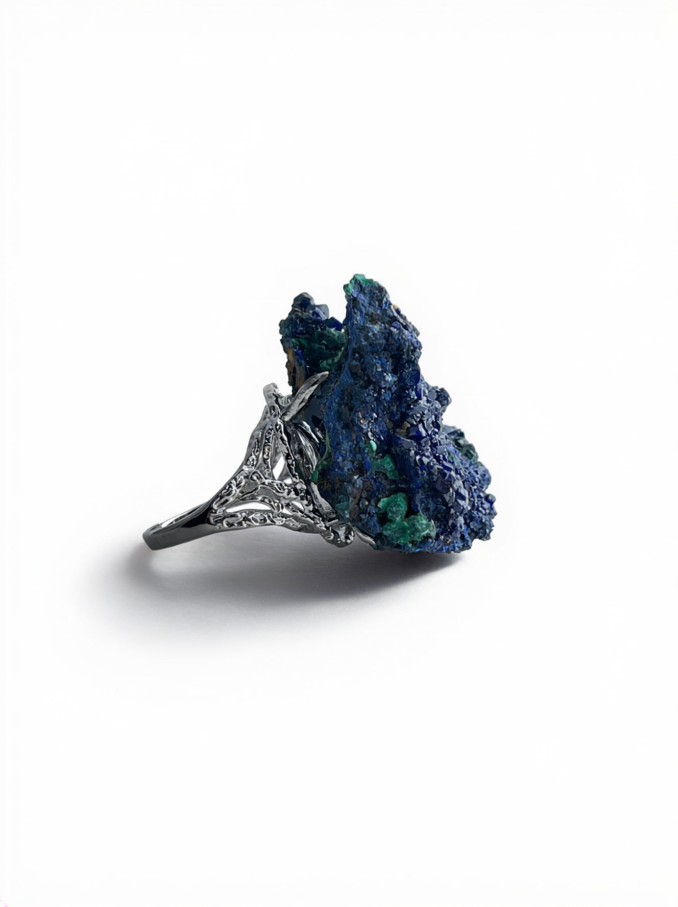 Azurite mineral specimen ring side view
