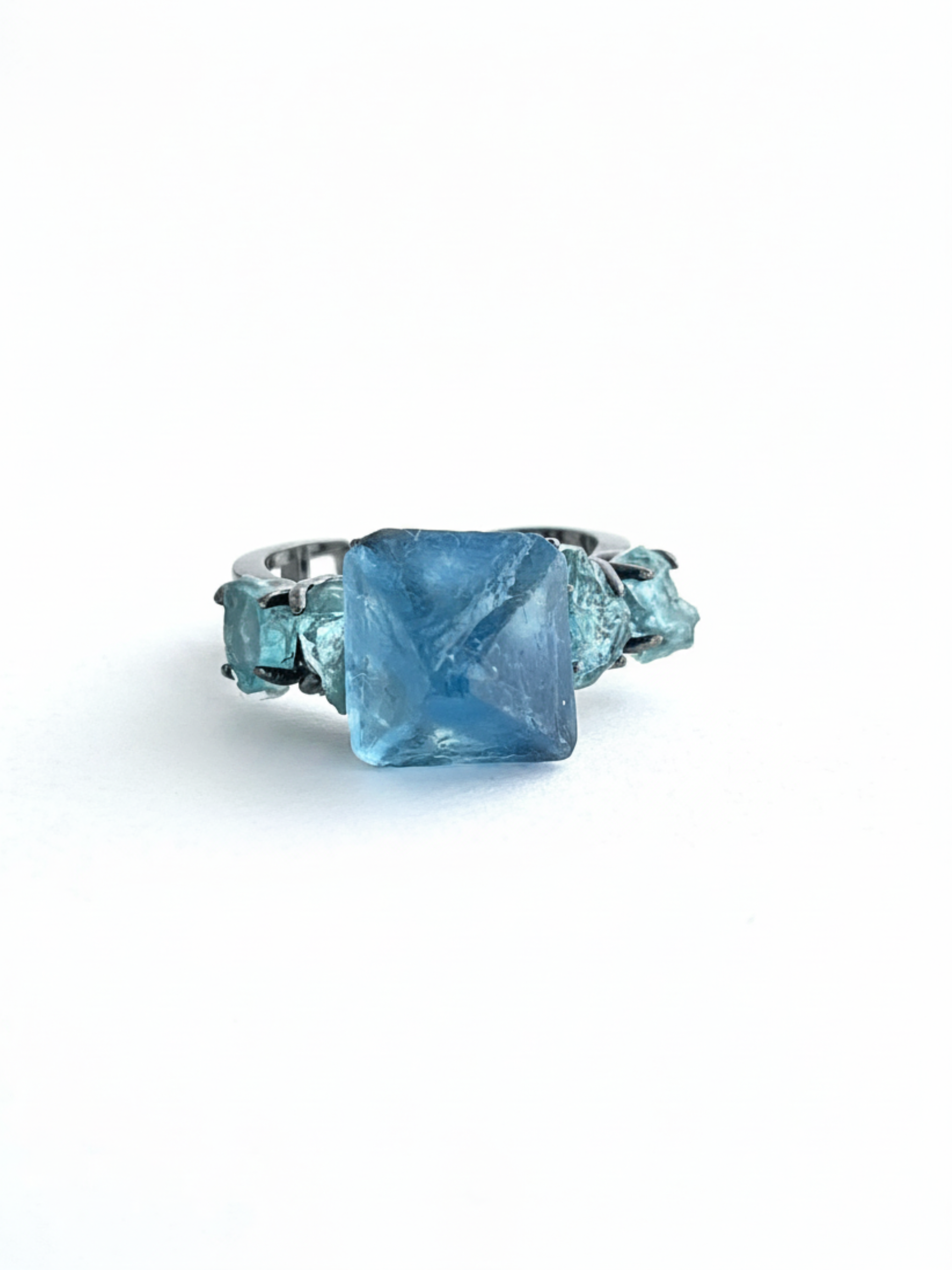 Blue octahedral fluorite and blue apatite band ring front view