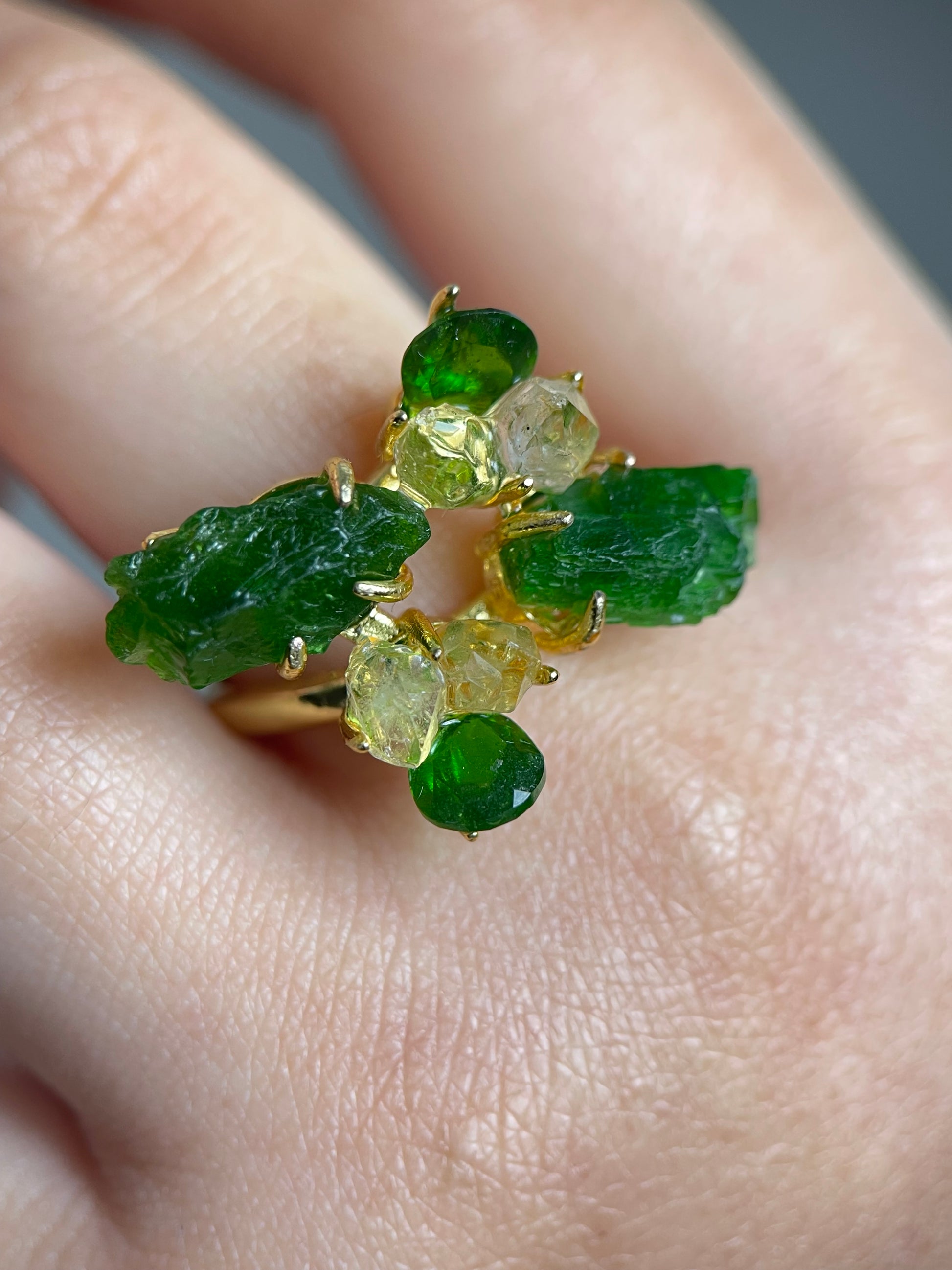 close up chrome diopside herkimer diamond crystal ring