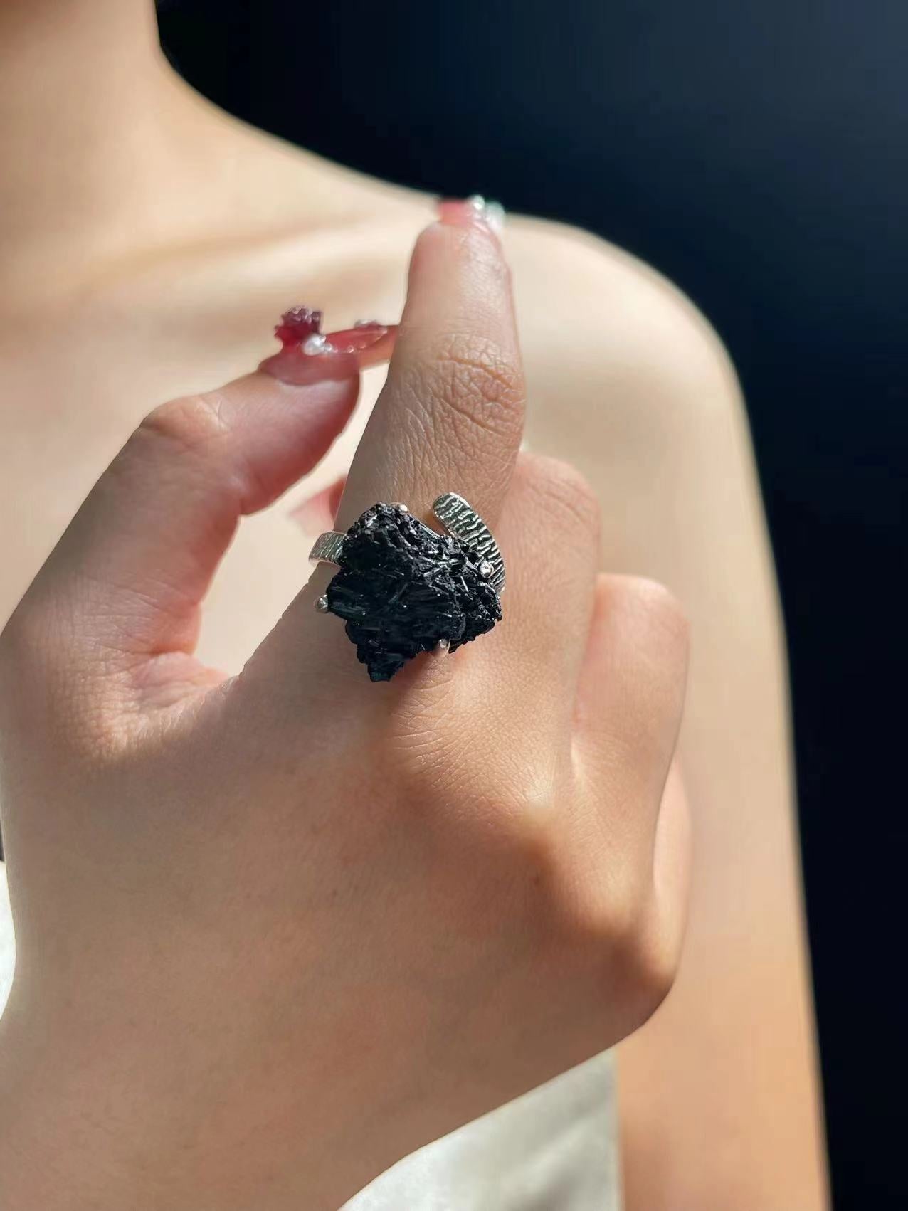 Black Tourmaline (Single Flower) Ring