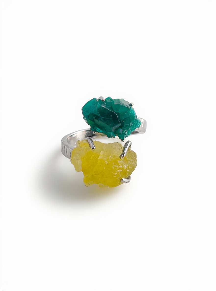 Dioptase and Brucite mineral specimen ring front view