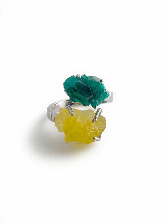 Dioptase and Brucite mineral specimen ring front view