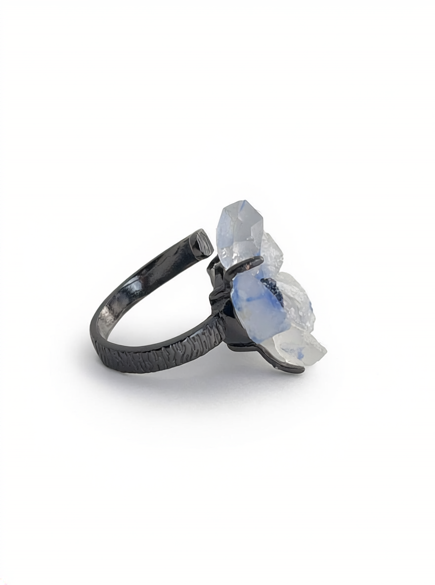 Side view of dumortierite quartz flower ring with tanzanite fluorite