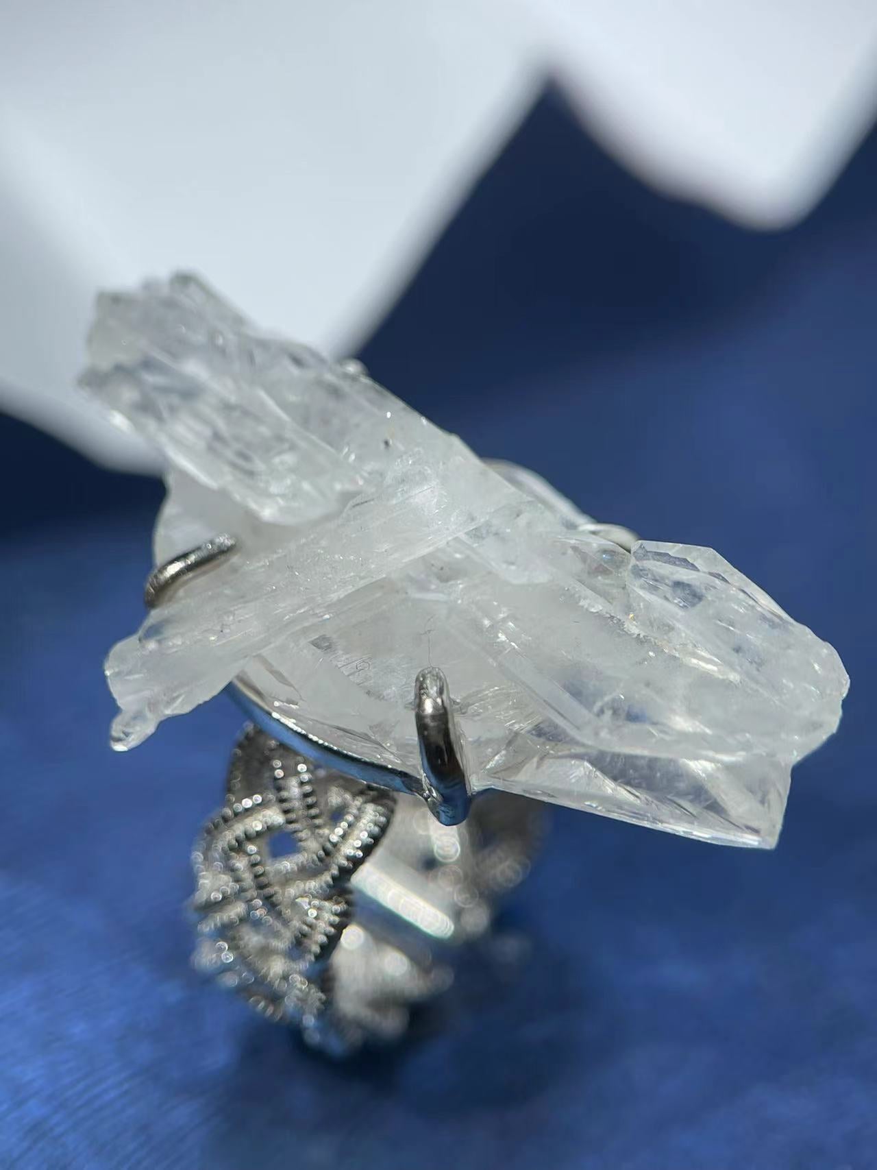 Faden Quartz Ring