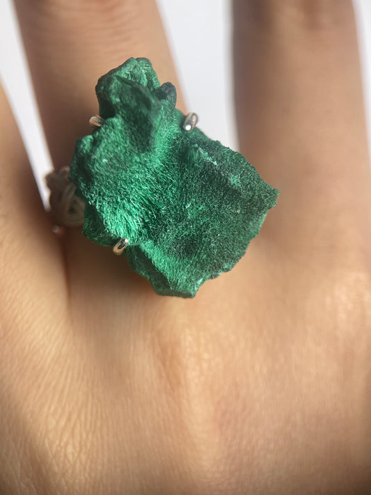 close up look fibrous malachite crystal ring