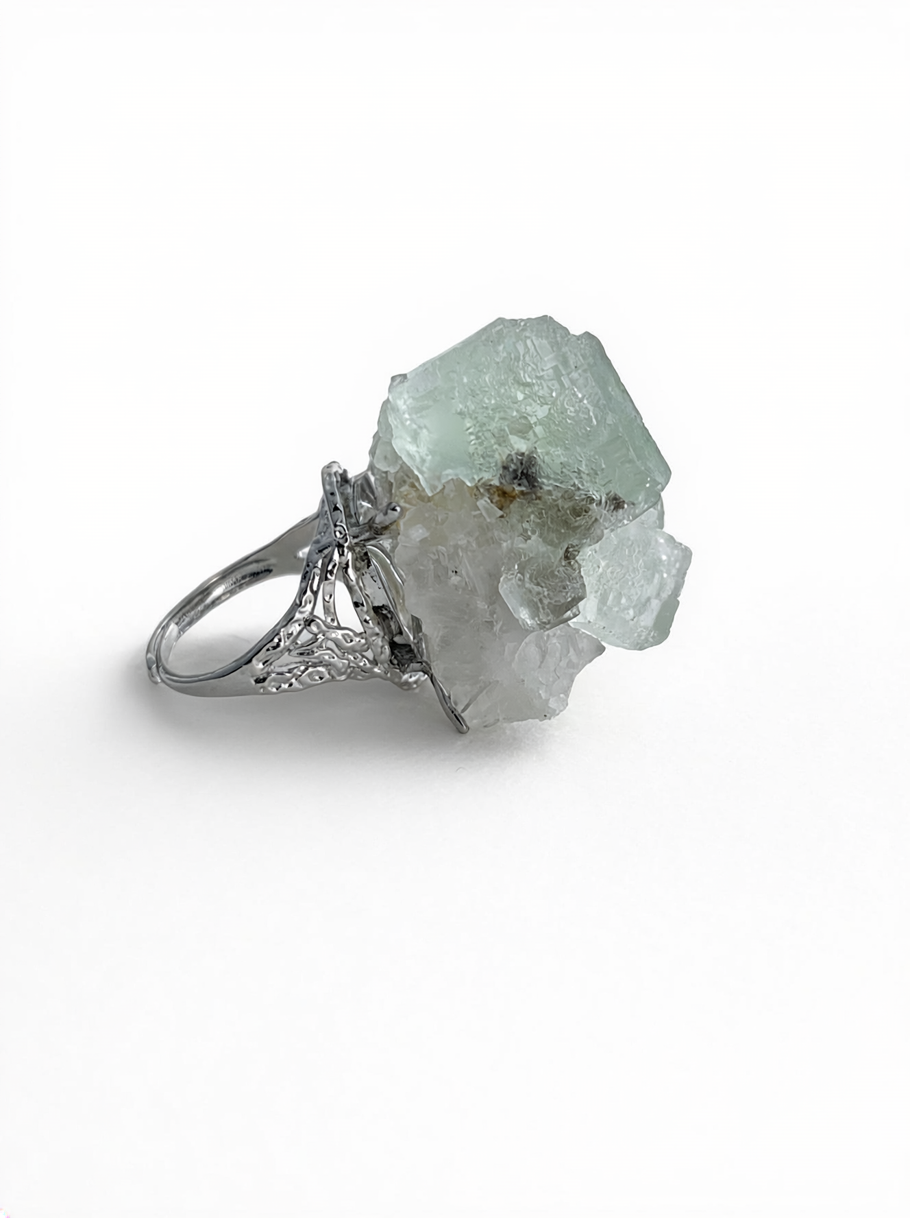 green-fluorite-quartz-cluster-ring-side