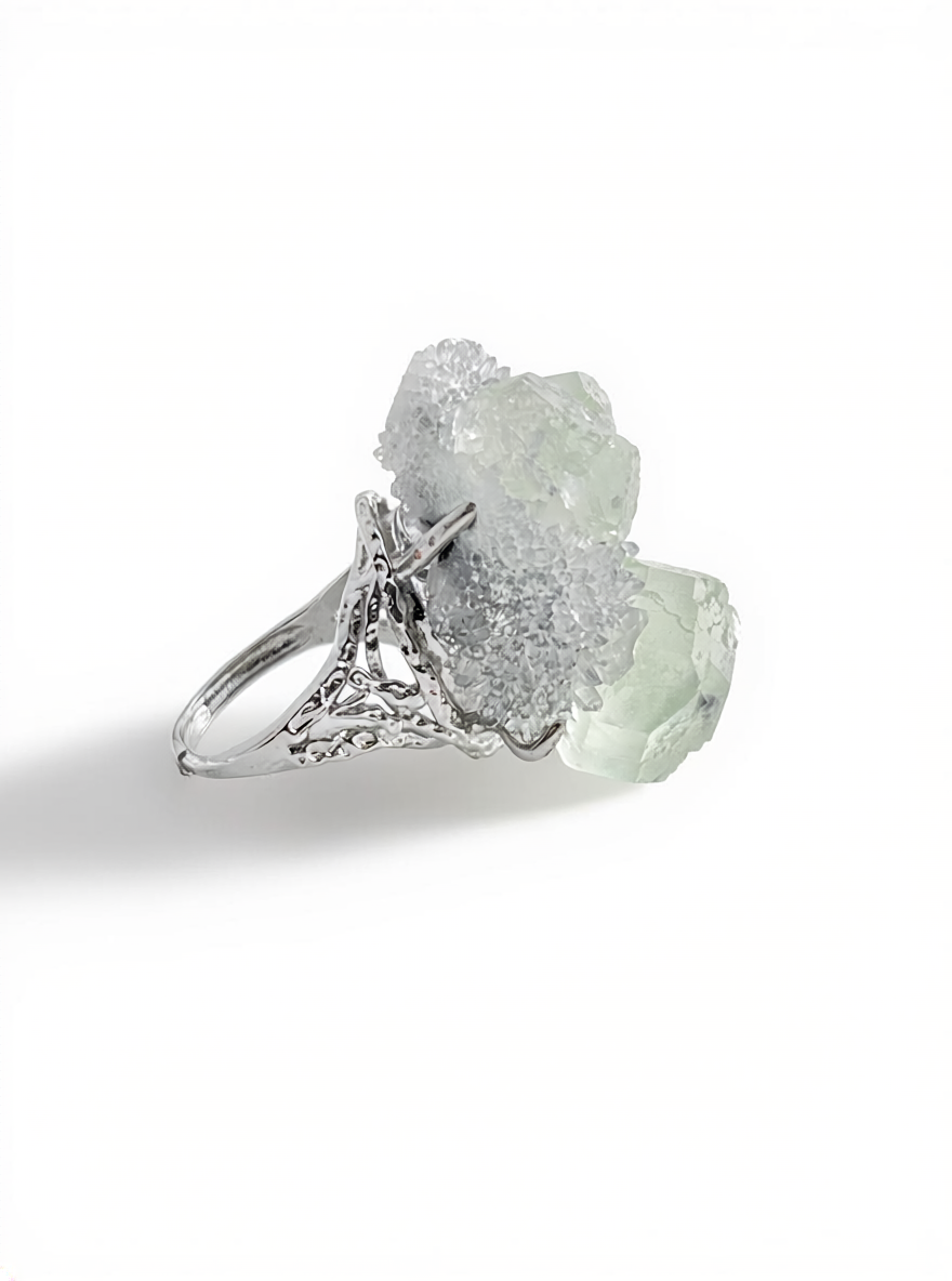 green-fluorite-quartz-mineral-specimen-ring-side