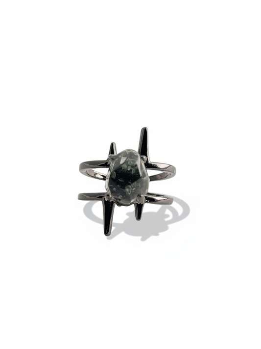 Hand-cut Green Quartz ring front view in black rhodium setting