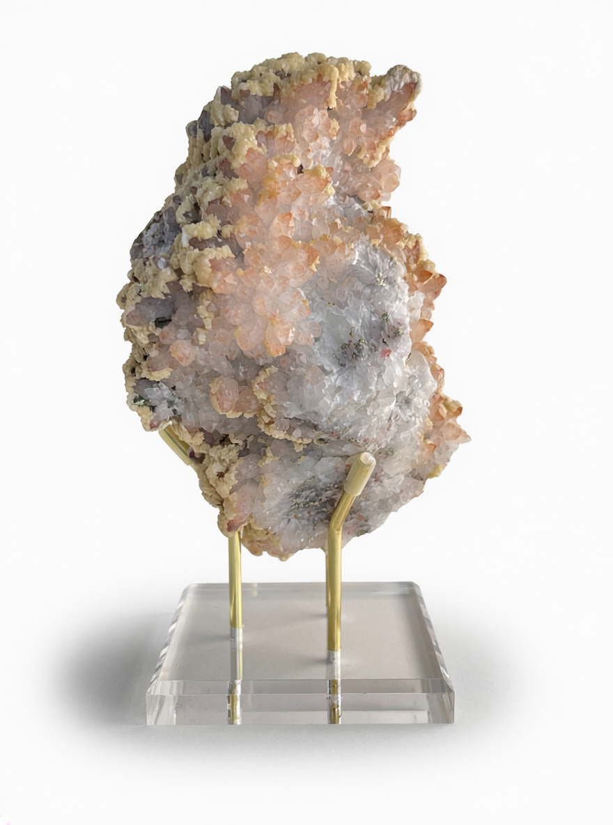 side view of hematoid quartz showing red coloration and dolomite clusters