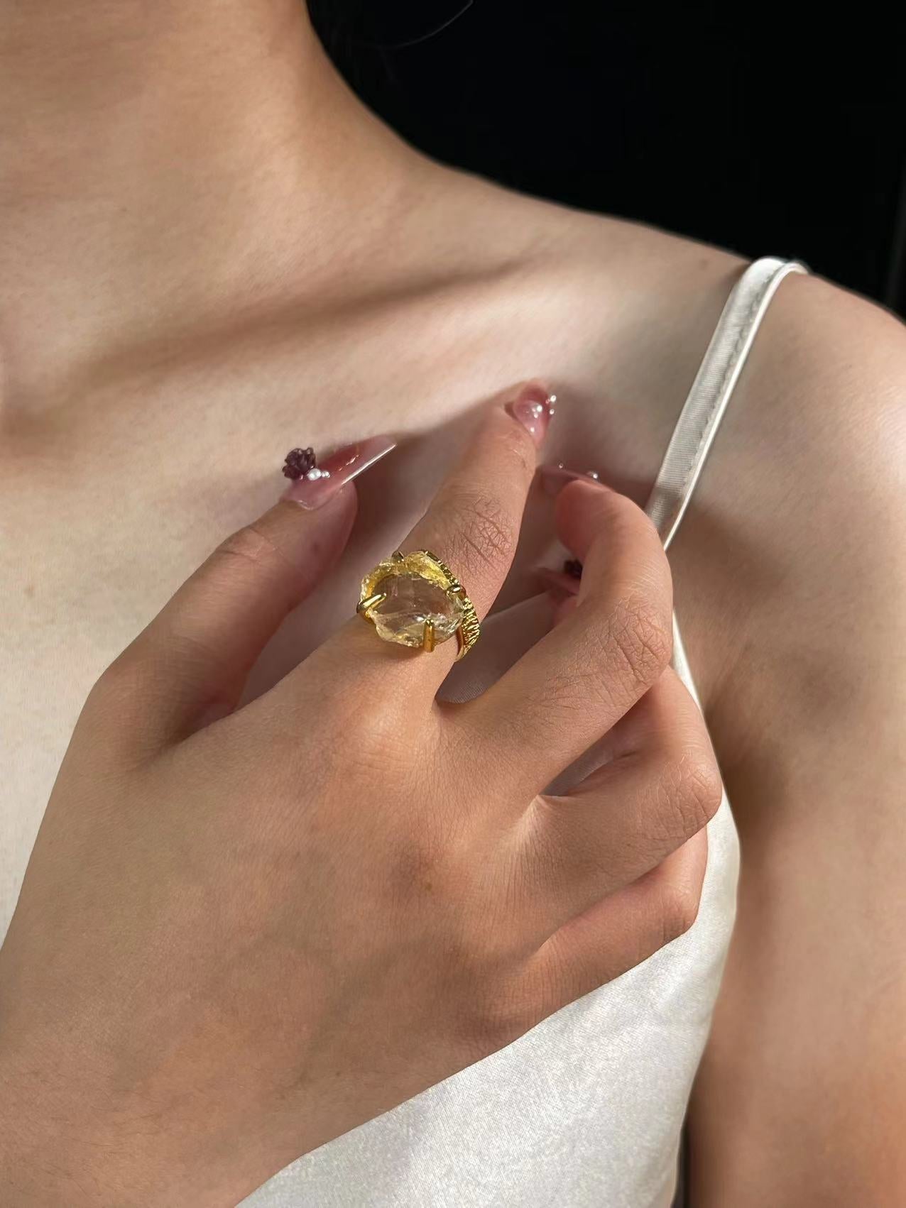 Golden Root – Raw Citrine Ring