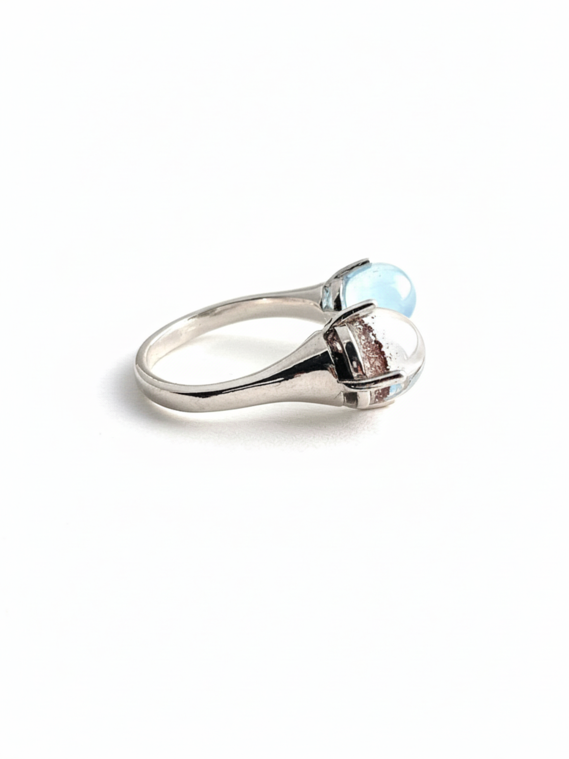 Side view of Phantom Quartz and Aquamarine sphere ring