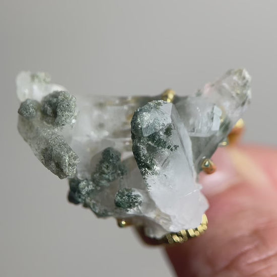 video himalayan chlorite quartz mineral specimen ring