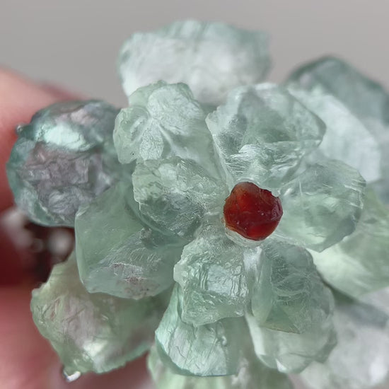 Green Quartz & Garnet Flower Ring video
