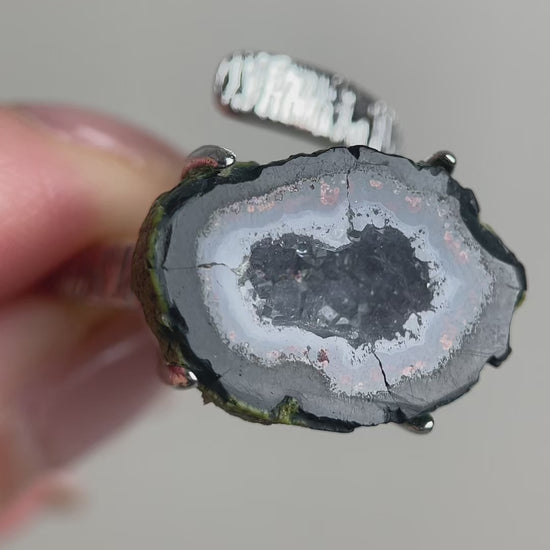 video mexican crystal geode ring