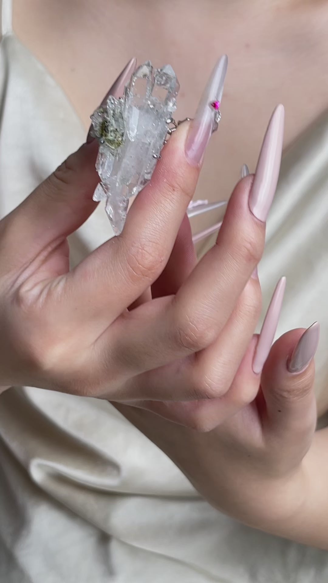 Video of Colombian Lemurian Quartz Cluster with Chlorite ring showing natural crystal details