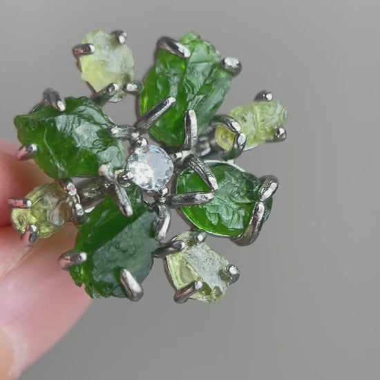 Video of Chrome Diopside and Peridot snowflake raw crystal ring