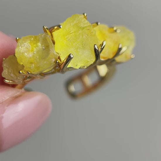 natural brucite crystal ring video showing raw layered texture