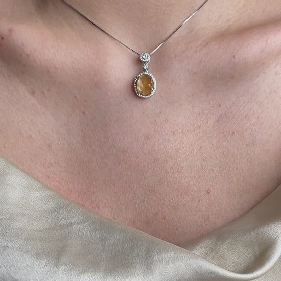 Citrine necklace in sterling silver featuring natural golden crystal with warm sunlight tone, elegant everyday jewelry