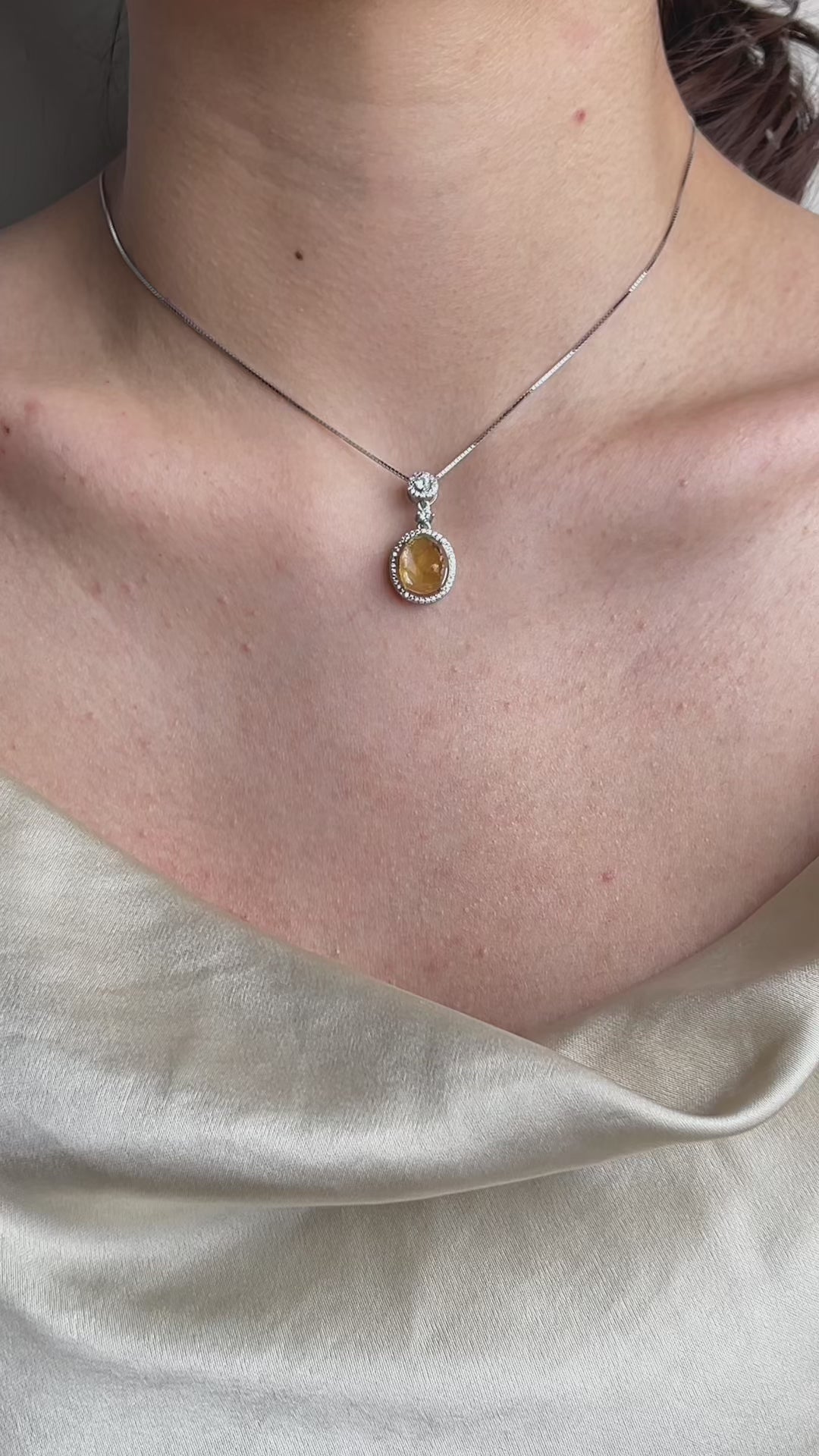 Citrine necklace in sterling silver featuring natural golden crystal with warm sunlight tone, elegant everyday jewelry