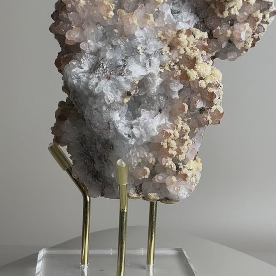 rotating quartz cluster with chlorite matrix from Kullu Himalayas showing crystal structure