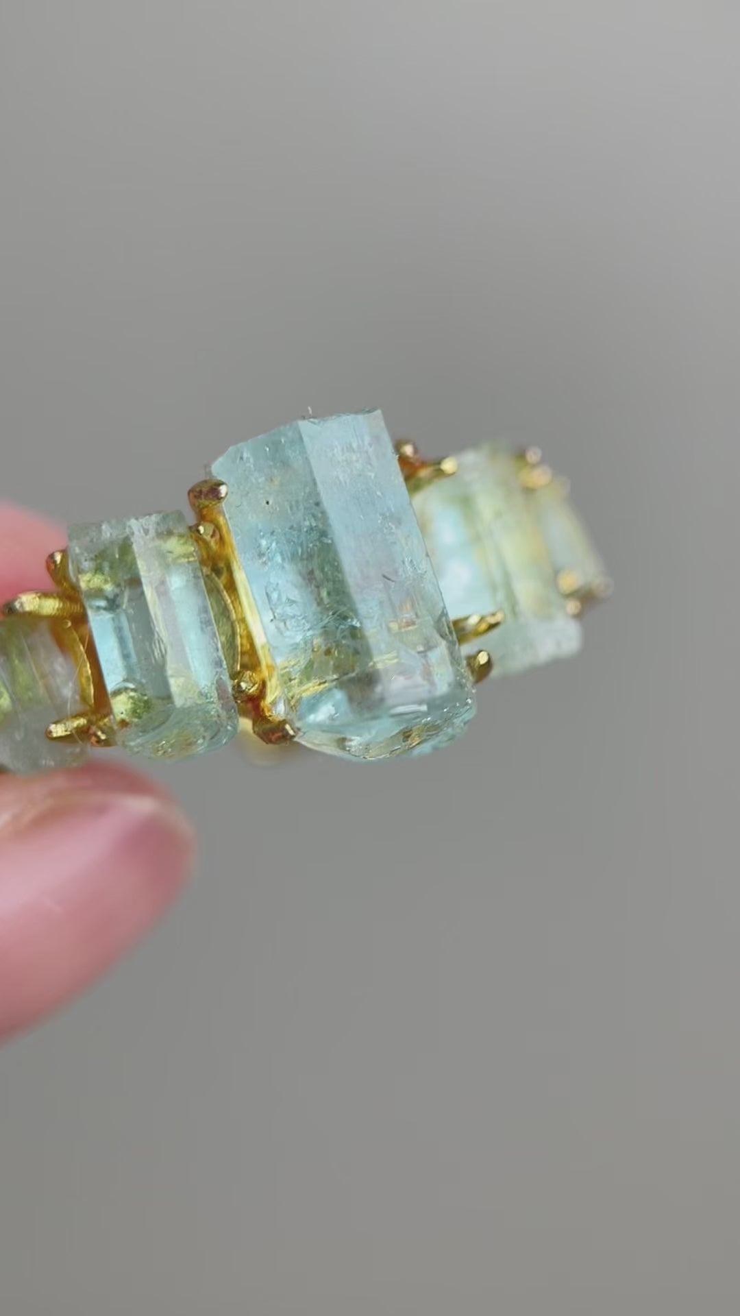 Video of raw Aquamarine hexagonal column band ring from Pakistan