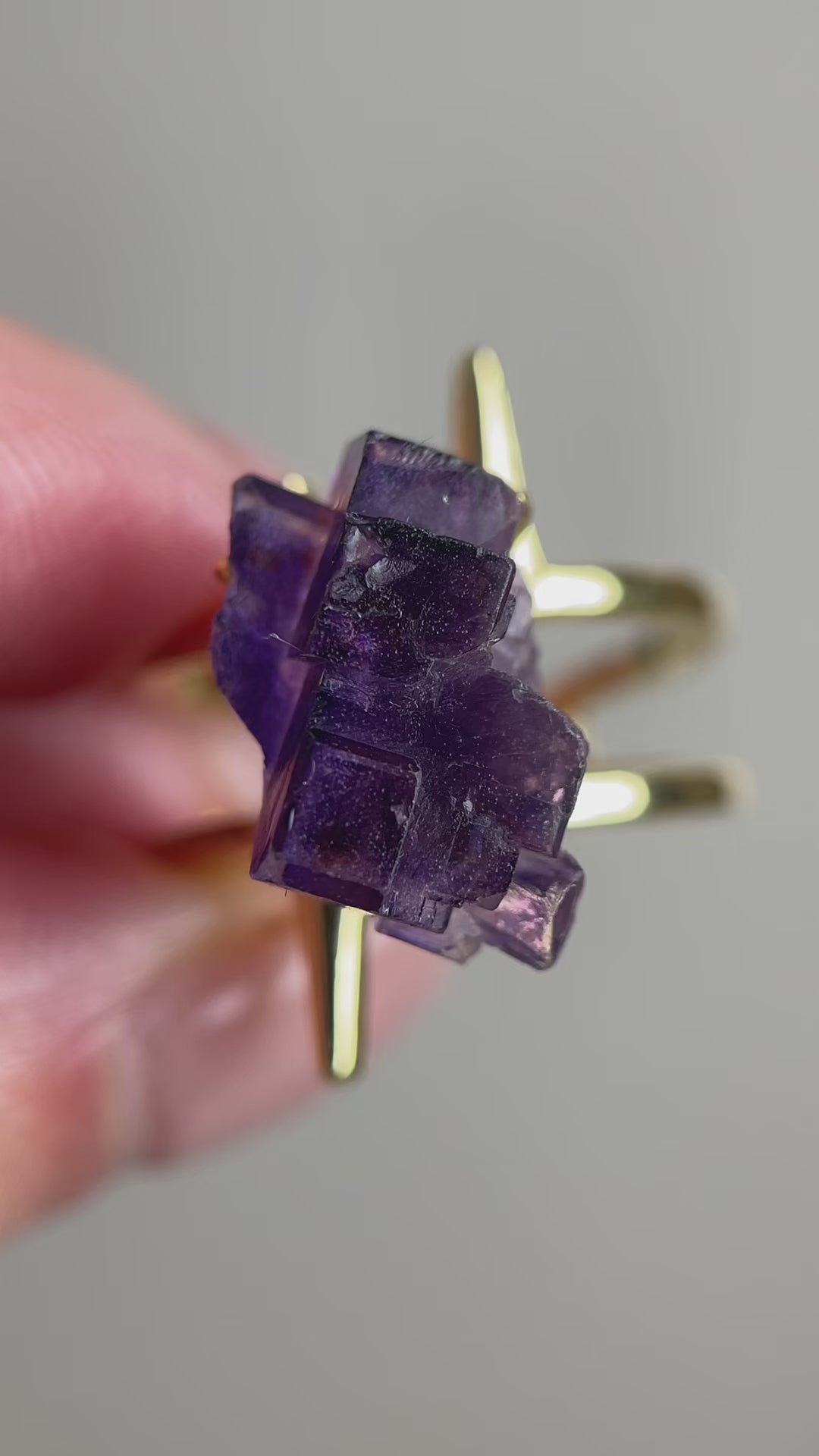 video natural cubic fluorite crystal ring