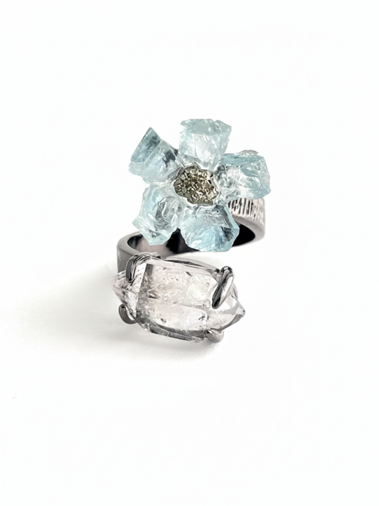 Raw Aquamarine flower ring with Hakima Diamond Quartz front view