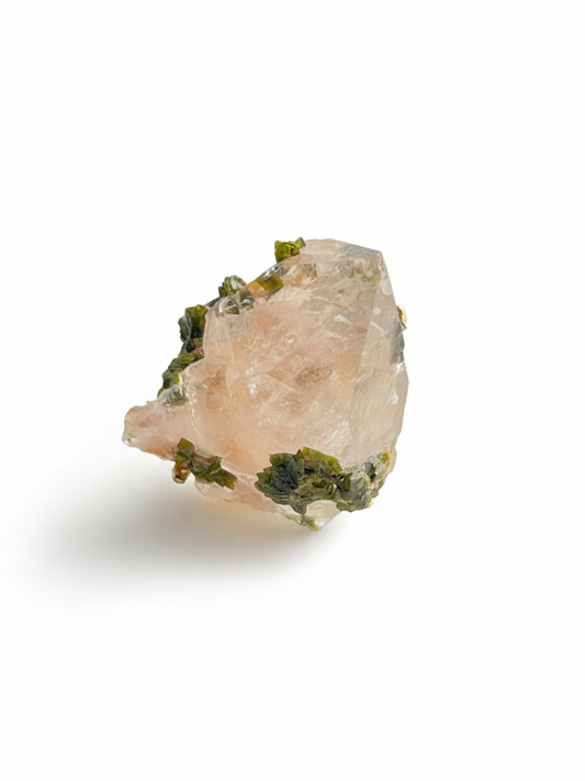 Raw garden quartz with epidote ring front view