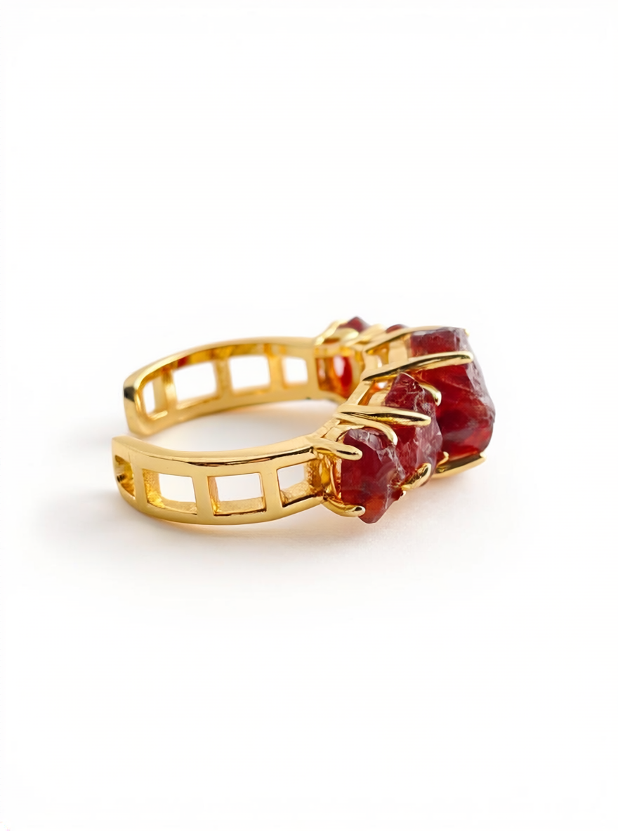 Raw garnet ring side view detail