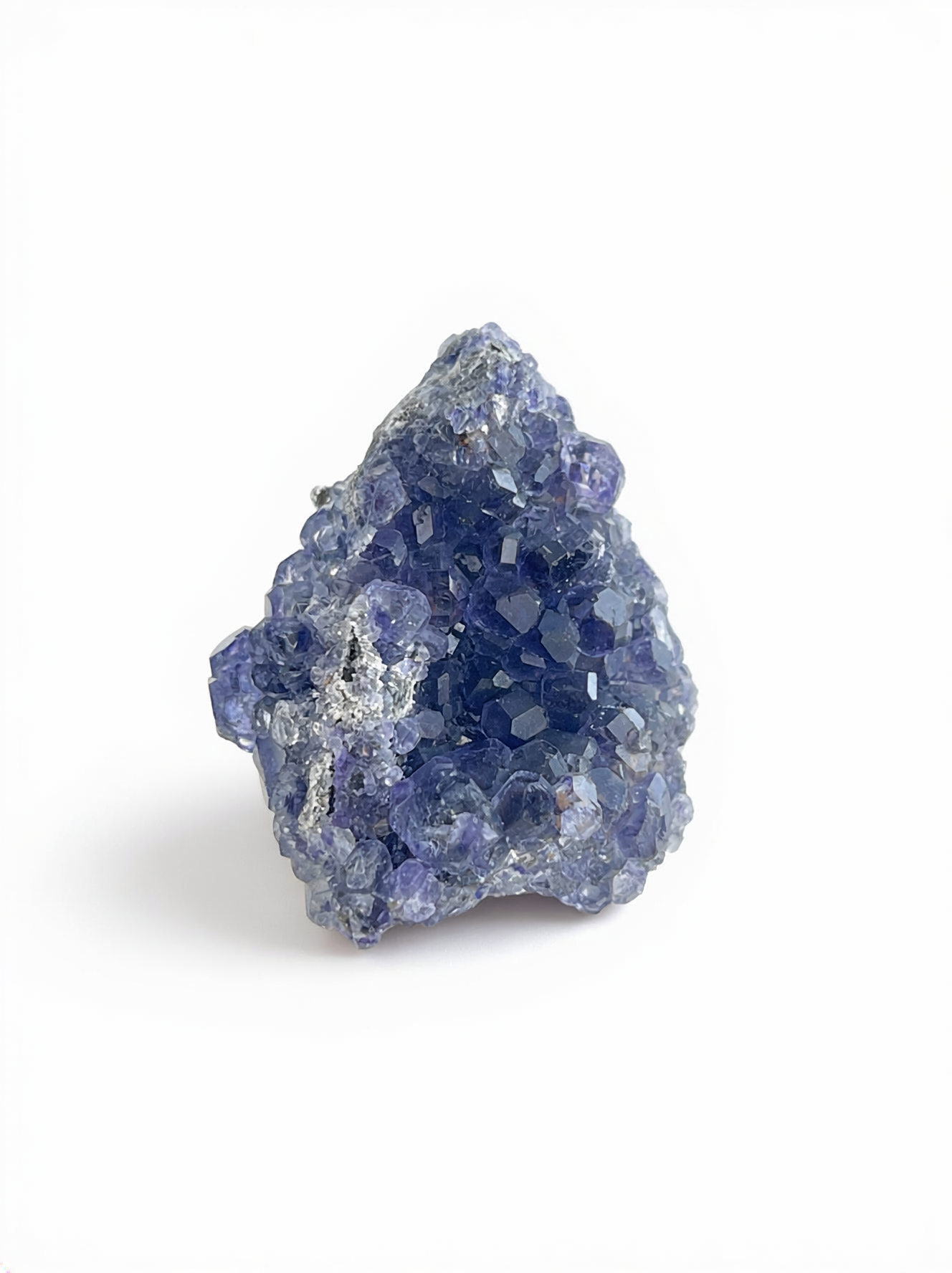 Tanzanite-colored Fluorite mineral specimen ring front view