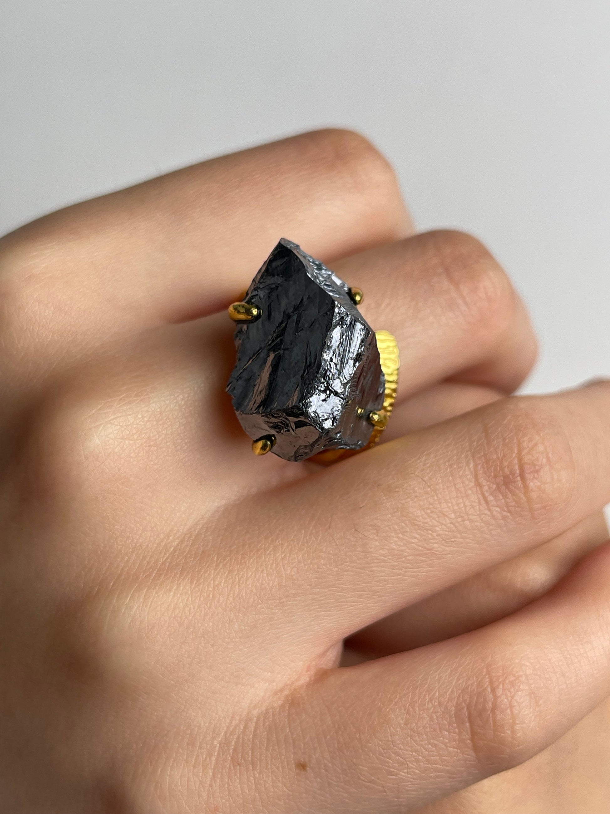 close up look terahertz stone ring